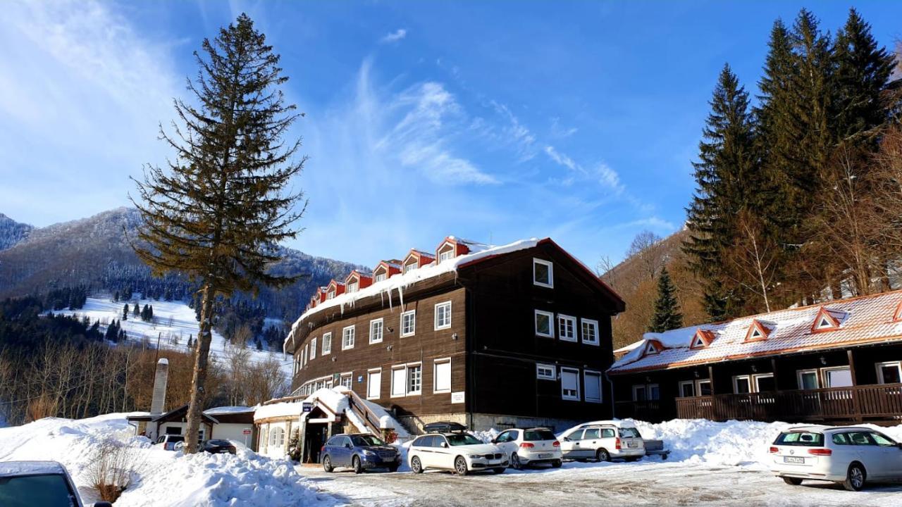 Hotel Pod Sokolim Terchová Exterior photo